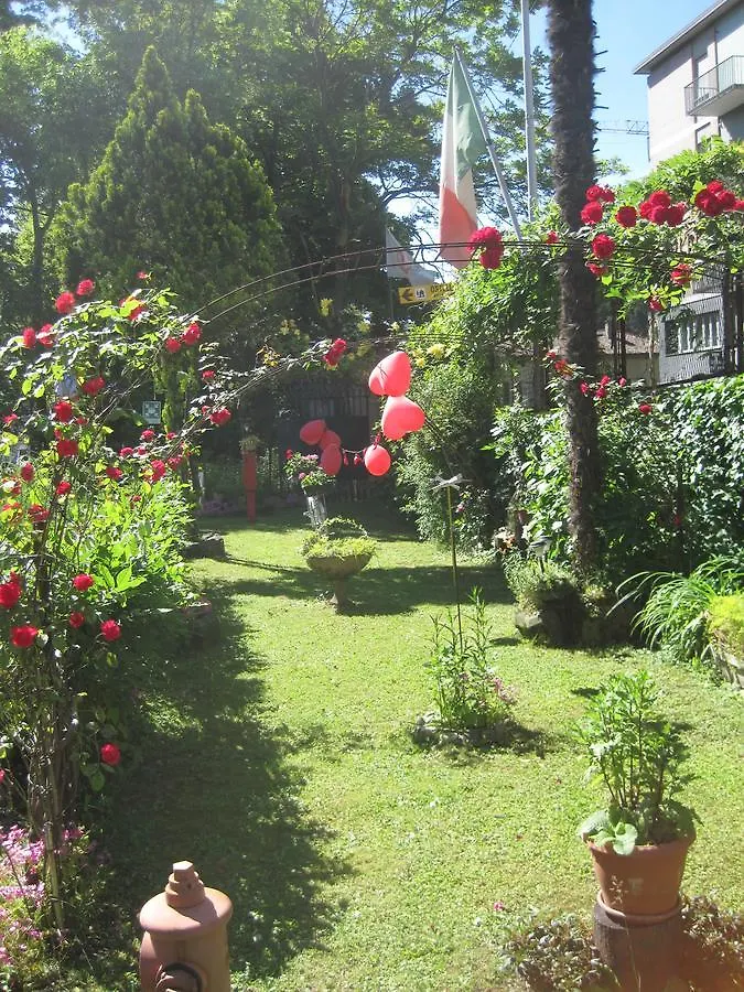 Ostello Villa Olmo Como Italy