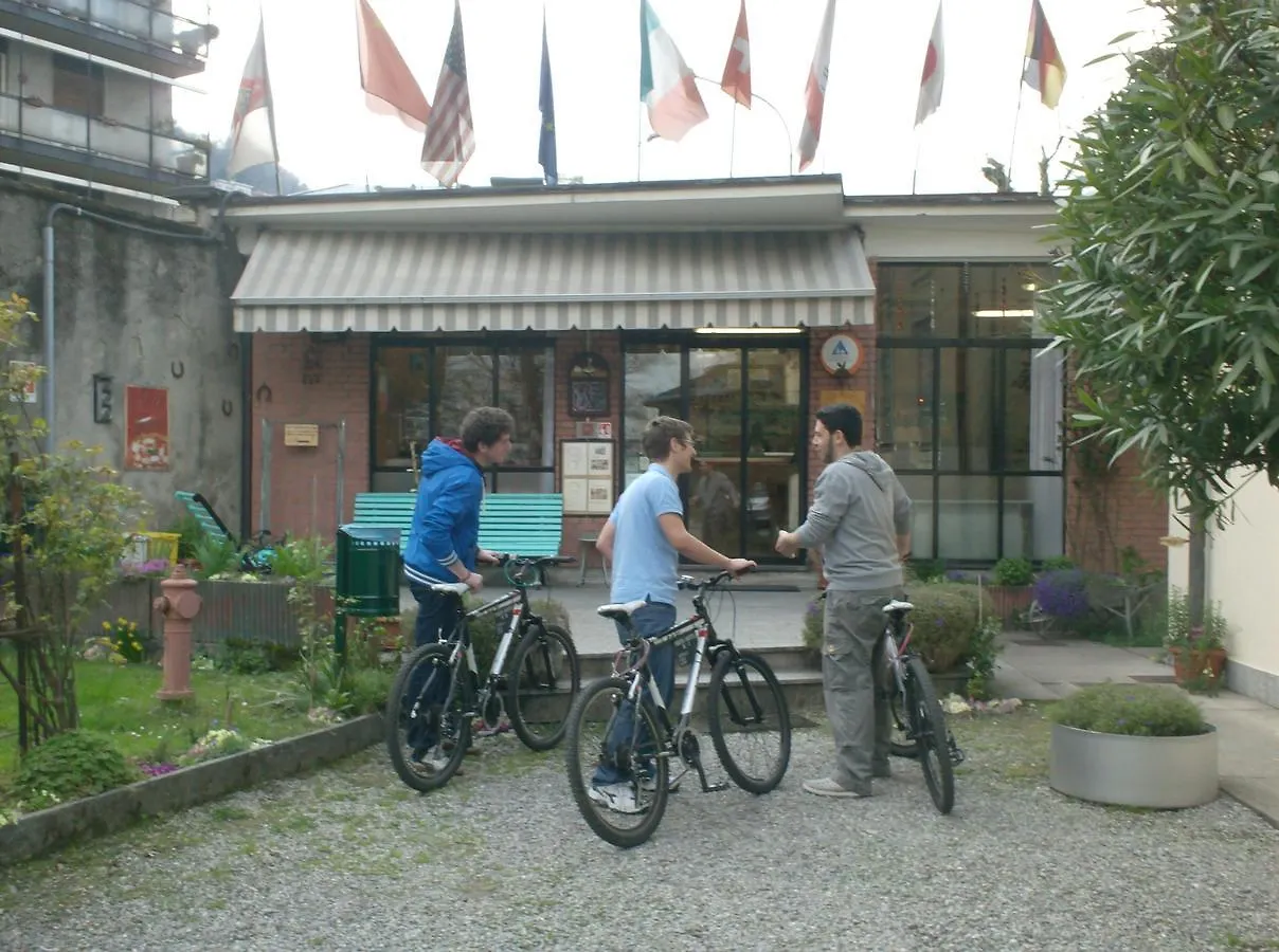 Hostel Ostello Villa Olmo Como