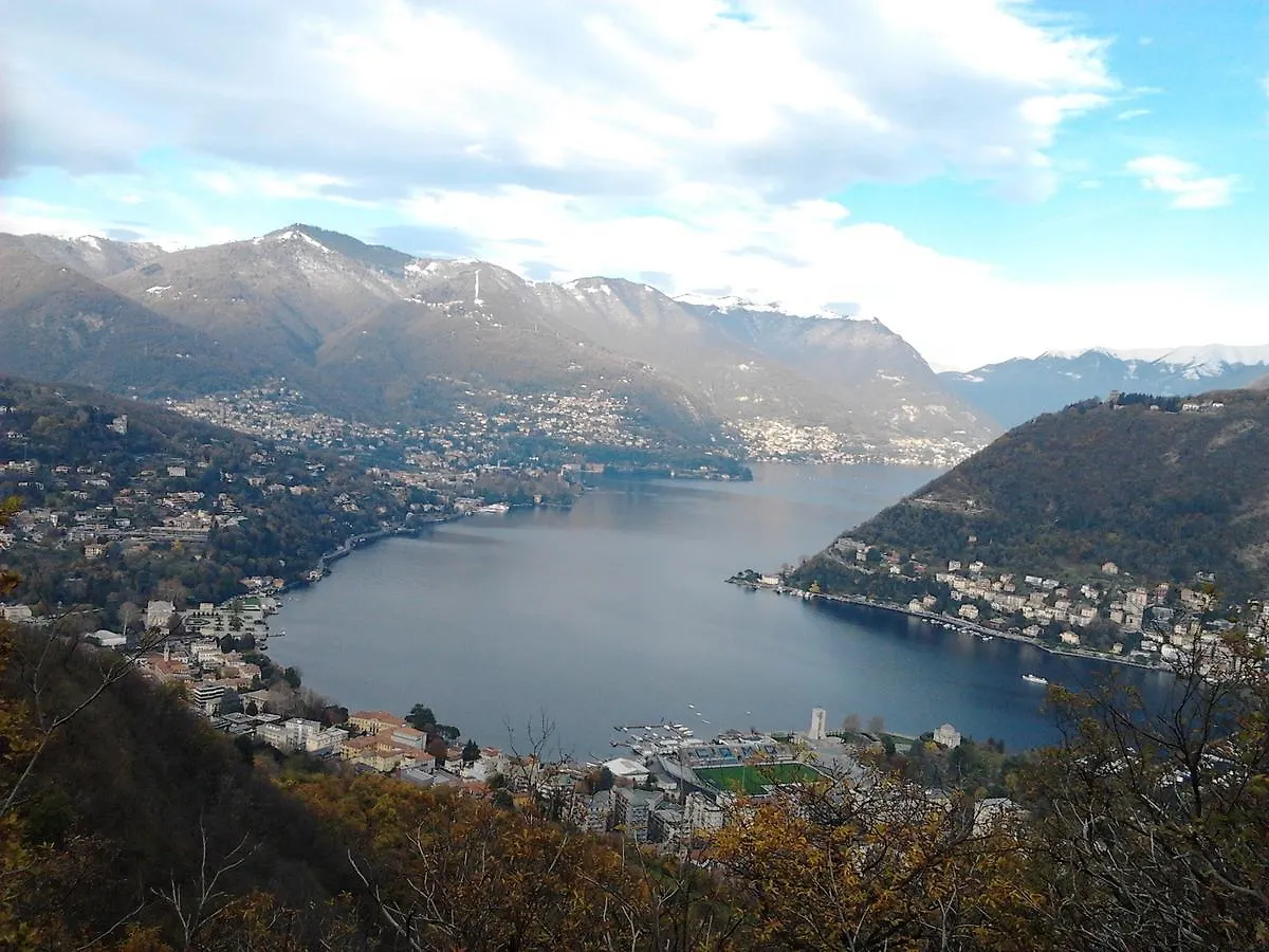 Hostel Ostello Villa Olmo Como Italy